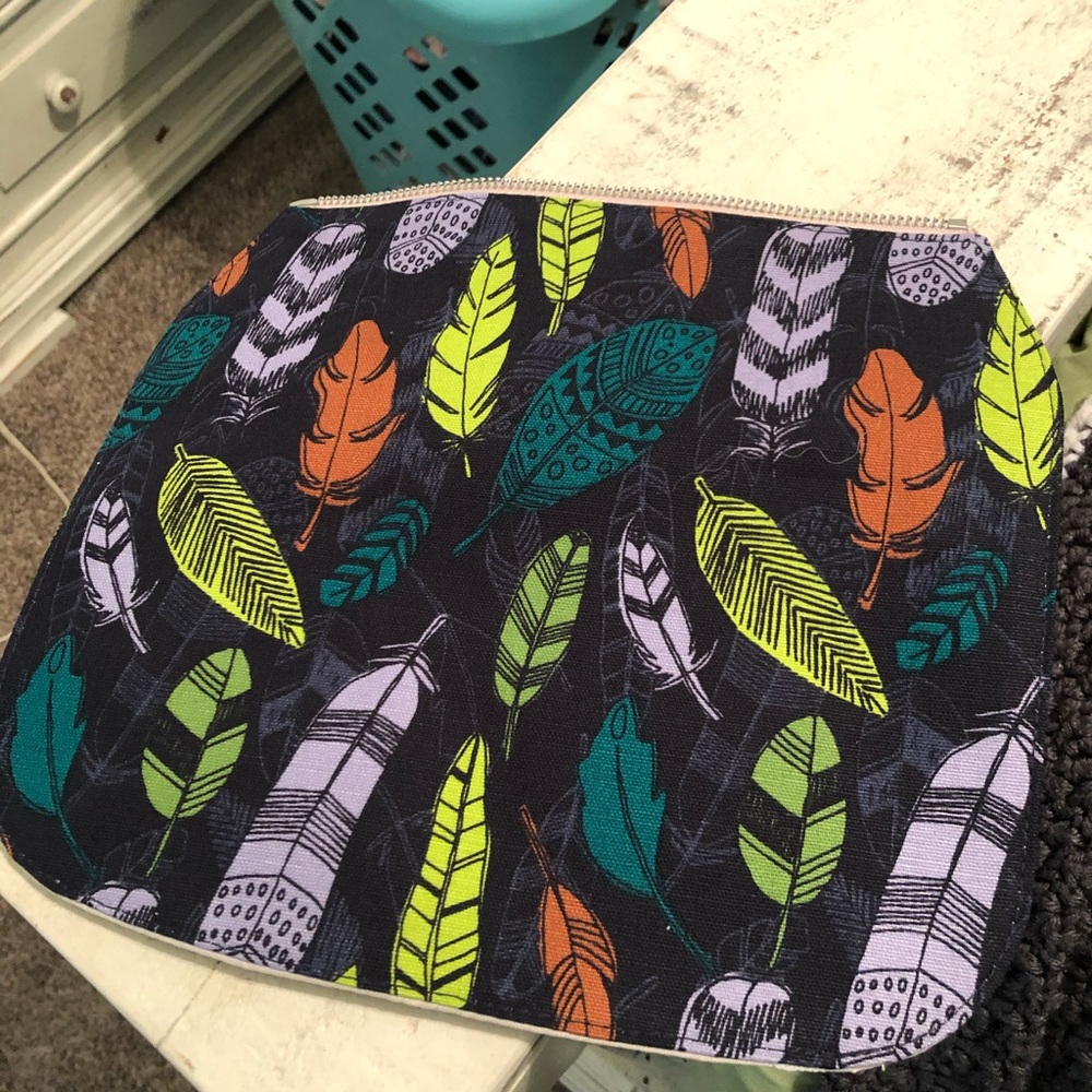 Thirty One Studio Flap - Picture 2 of 5